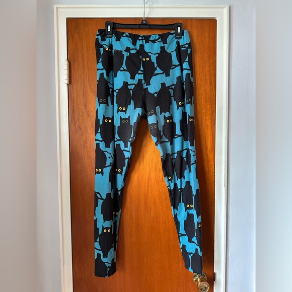 LuLaRoe Pants - LuLaRoe Black and Blue Leggings w/Owl design.